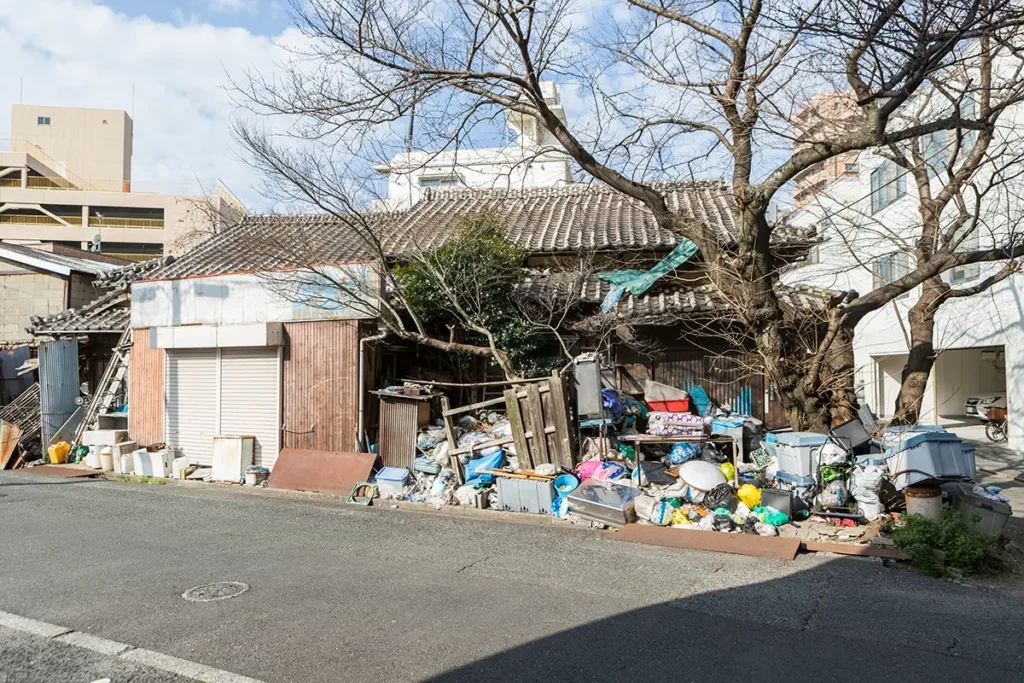 ごみ屋敷の仕分けはどこまで業者に頼める？範囲と限界｜大阪のゴミ屋敷・遺品整理を徹底解説
